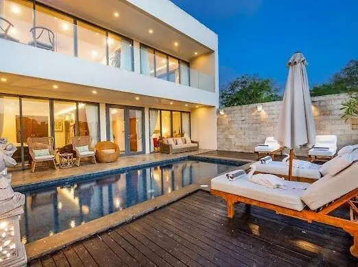 Dreamland 300 Meter Private Walk Villa