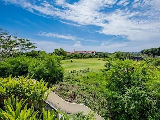 Dreamland 300 Meter Private Walk
